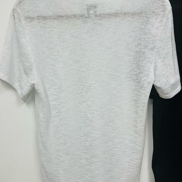 GUESS Men's V-Neck Tee Bundle - Set of 2 (Black & White) Size M - Picture 11 of 13